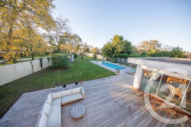maison à vendre - 10 pièces - 260.0 m2 - ST MEDARD EN JALLES - 33 - AQUITAINE - Century 21 Kadima