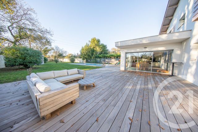 maison à vendre - 10 pièces - 260.0 m2 - ST MEDARD EN JALLES - 33 - AQUITAINE - Century 21 Kadima