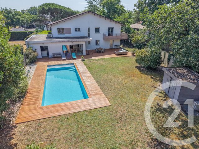 maison à vendre - 10 pièces - 260.0 m2 - ST MEDARD EN JALLES - 33 - AQUITAINE - Century 21 Kadima