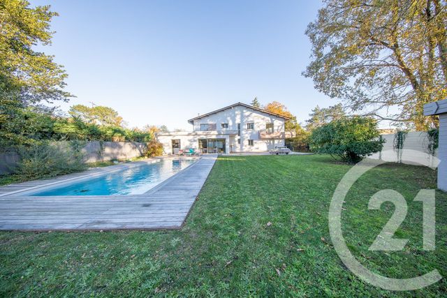 maison à vendre - 10 pièces - 260.0 m2 - ST MEDARD EN JALLES - 33 - AQUITAINE - Century 21 Kadima