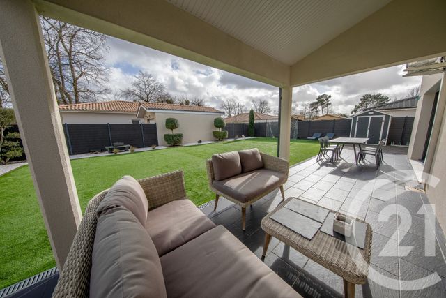 maison à vendre - 6 pièces - 147.3 m2 - ST MEDARD EN JALLES - 33 - AQUITAINE - Century 21 Kadima