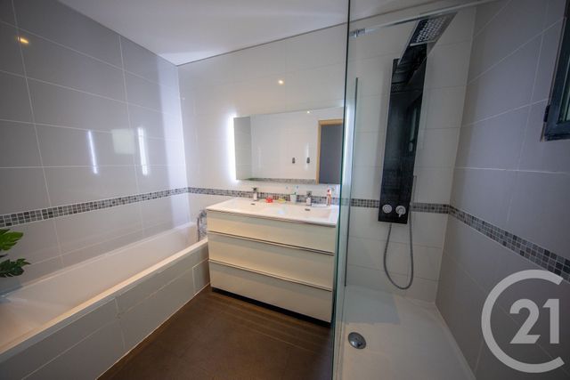 maison à vendre - 6 pièces - 147.3 m2 - ST MEDARD EN JALLES - 33 - AQUITAINE - Century 21 Kadima