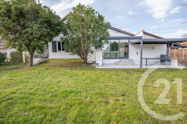 maison à vendre - 7 pièces - 170.1 m2 - ST MEDARD EN JALLES - 33 - AQUITAINE - Century 21 Kadima