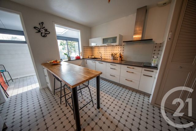 maison à vendre - 7 pièces - 170.1 m2 - ST MEDARD EN JALLES - 33 - AQUITAINE - Century 21 Kadima