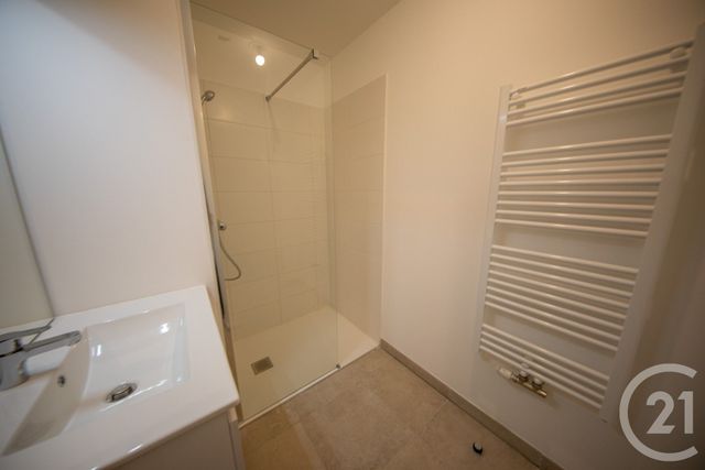 Appartement T4 à vendre - 5 pièces - 84.36 m2 - ST MEDARD EN JALLES - 33 - AQUITAINE - Century 21 Kadima