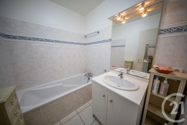 maison à vendre - 3 pièces - 60.13 m2 - ST MEDARD EN JALLES - 33 - AQUITAINE - Century 21 Kadima