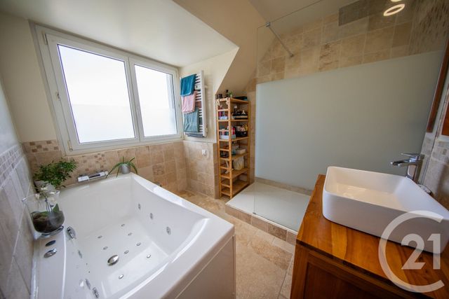 maison à vendre - 5 pièces - 91.52 m2 - ST MEDARD EN JALLES - 33 - AQUITAINE - Century 21 Kadima