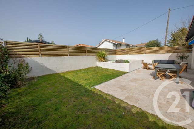 maison à vendre - 7 pièces - 157.36 m2 - ST MEDARD EN JALLES - 33 - AQUITAINE - Century 21 Kadima