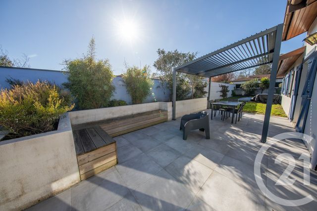 maison à vendre - 6 pièces - 110.19 m2 - ST MEDARD EN JALLES - 33 - AQUITAINE - Century 21 Kadima