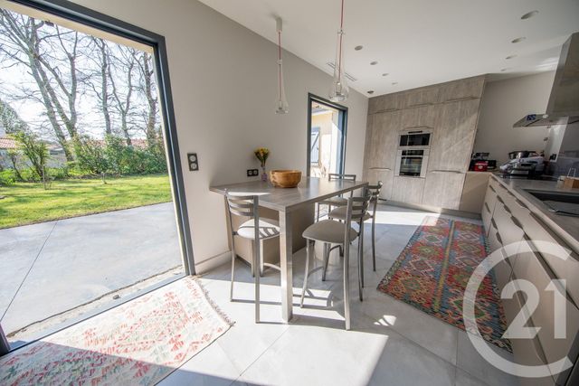 maison à vendre - 7 pièces - 172.0 m2 - MARTIGNAS SUR JALLE - 33 - AQUITAINE - Century 21 Kadima