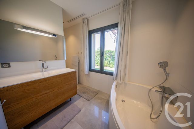 maison à vendre - 7 pièces - 172.0 m2 - MARTIGNAS SUR JALLE - 33 - AQUITAINE - Century 21 Kadima