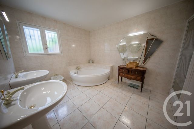 maison à vendre - 5 pièces - 145.54 m2 - LE TAILLAN MEDOC - 33 - AQUITAINE - Century 21 Kadima