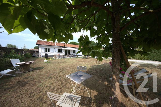Maison à vendre à Saint-Laurent-Médoc — CENTURY 21 Kadima