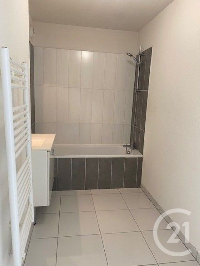 Appartement F3 à vendre - 3 pièces - 56.3 m2 - PAREMPUYRE - 33 - AQUITAINE - Century 21 Kadima