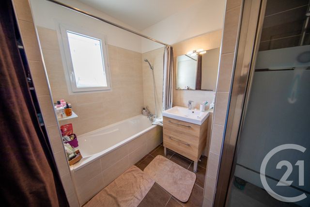 maison à vendre - 5 pièces - 78.31 m2 - ST MEDARD EN JALLES - 33 - AQUITAINE - Century 21 Kadima