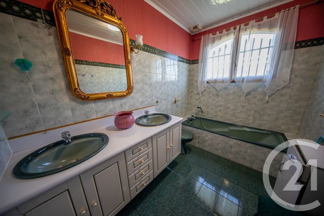 maison à vendre - 5 pièces - 122.4 m2 - ST MEDARD EN JALLES - 33 - AQUITAINE - Century 21 Kadima