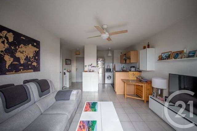 Appartement T2 à vendre - 3 pièces - 55.77 m2 - ST MEDARD EN JALLES - 33 - AQUITAINE - Century 21 Kadima